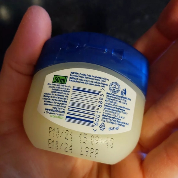10 VASELINE BLUE SEAL ALOE FRESH ,1.7 FL.OZ (50 ml)LIGHT HYDRATING JELLY. - Picture 4 of 5